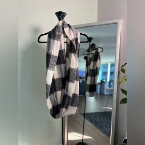 LOFT Accessories | Loft Black & White Plaid Infinity Scarf